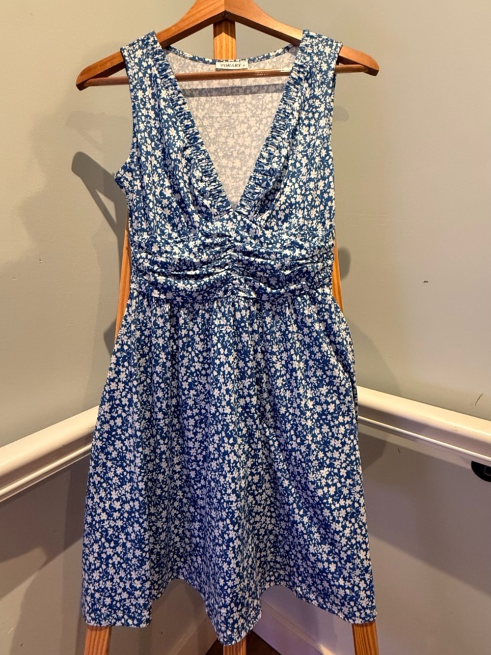 Trary Blue and White Floral Mini Dress